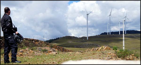 Geradores da usina eólica próxima à Serra do Rio do Rastro, um belo visual